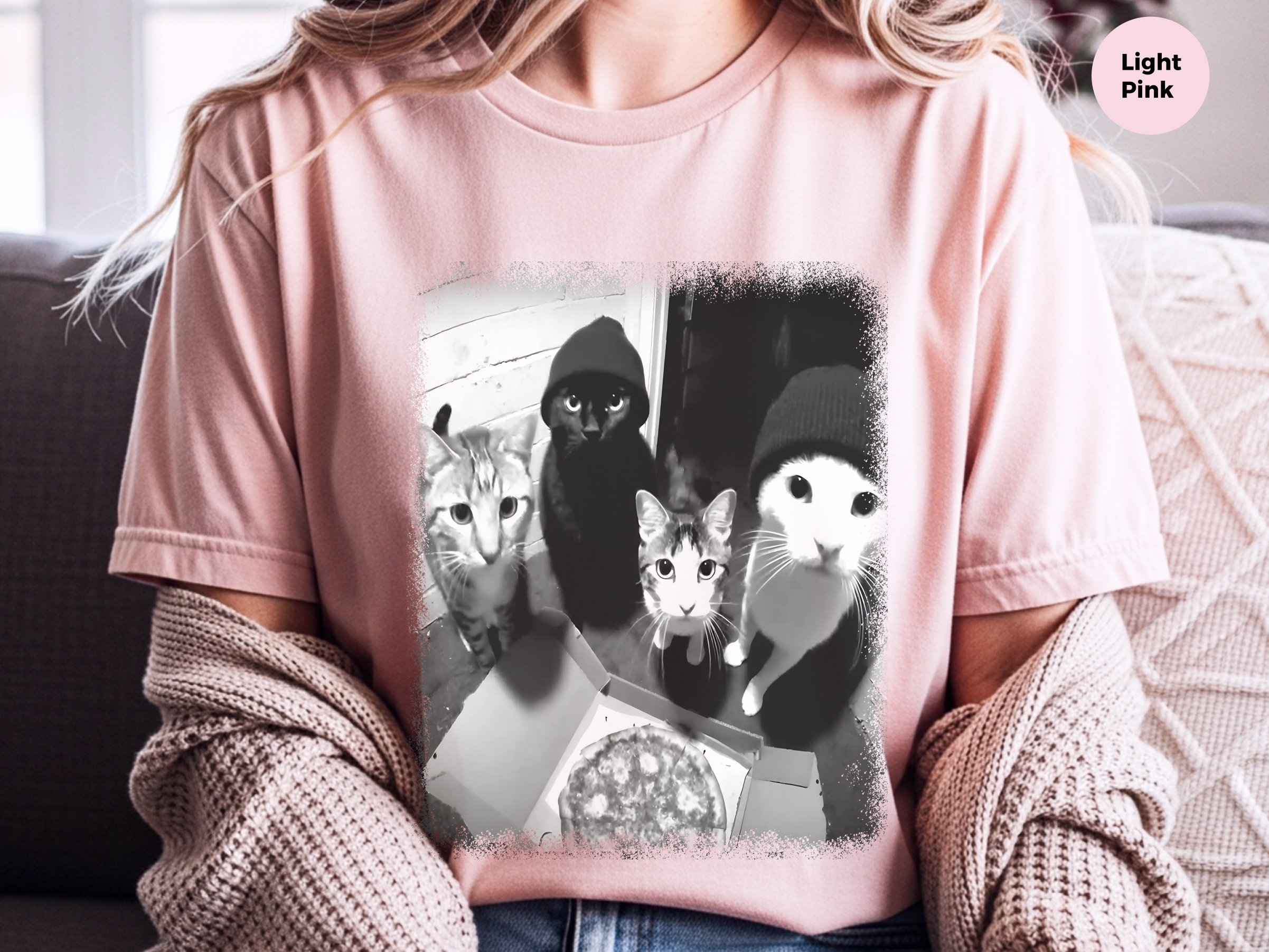 Mockup_06_Cat Doorbell Pizza Box.png